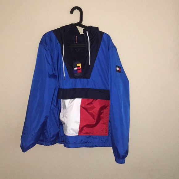 Sold ! Tommy Hilfiger Windbreaker - Picture 2 of 3